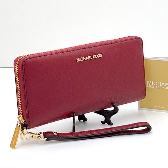 MICHAEL KORS TRAVEL CONTINENTAL WRISTLET WALLET OXBLOOD COLOR NWT - Picture 2 of 16